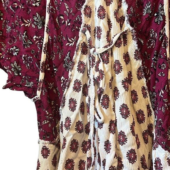 Altar'd State Floral Tops‎ size large - Picture 4 of 5